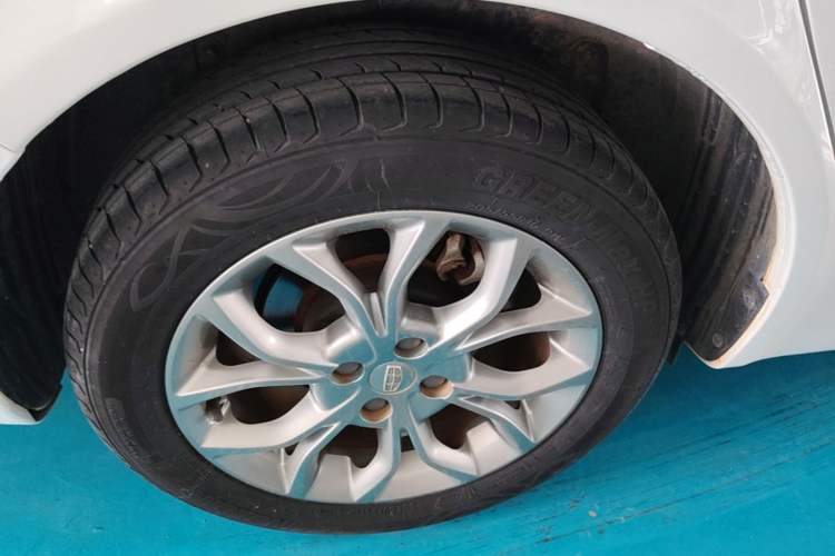 Used Geely Auto Vision 2018 1.5L Automatic Happiness Edition Right Rear Wheel Hub