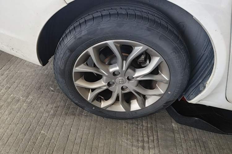 Used Geely Auto Vision 2018 1.5L Automatic Happiness Edition Right Rear Wheel Hub