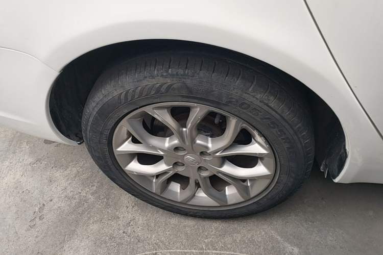 Used Geely Auto Vision 2018 1.5L Manual Happiness Edition Right Rear Wheel Hub