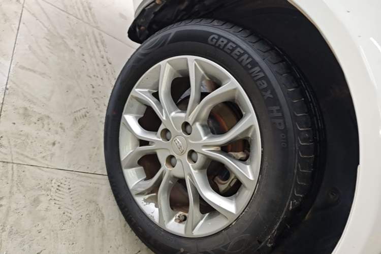 Used Geely Auto Vision 2018 1.5L Automatic Happiness Edition Right Rear Wheel Hub