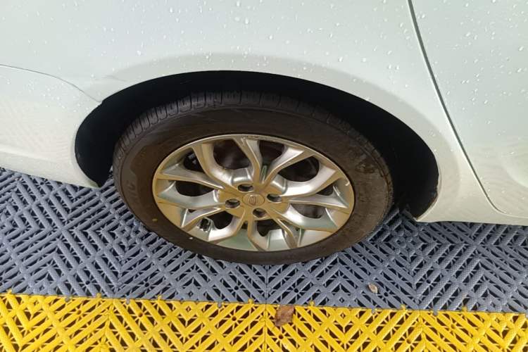 Used Geely Auto Vision 2018 1.5L Automatic Happiness Edition Right Rear Wheel Hub