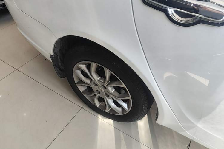 Used Geely Auto Vision 2018 1.5L Automatic Happiness Edition Right Rear Wheel Hub