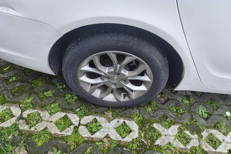 Used Geely Auto Vision 2018 1.5L Automatic Happiness Edition Right Rear Wheel Hub