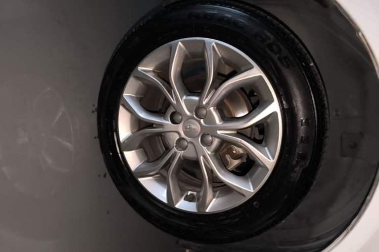 Used Geely Auto Vision 2018 1.5L Automatic Happiness Edition Right Rear Wheel Hub