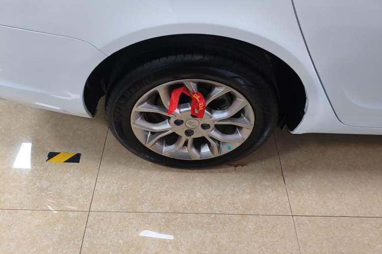 Used Geely Auto Vision 2018 1.5L Automatic Happiness Edition Right Rear Wheel Hub