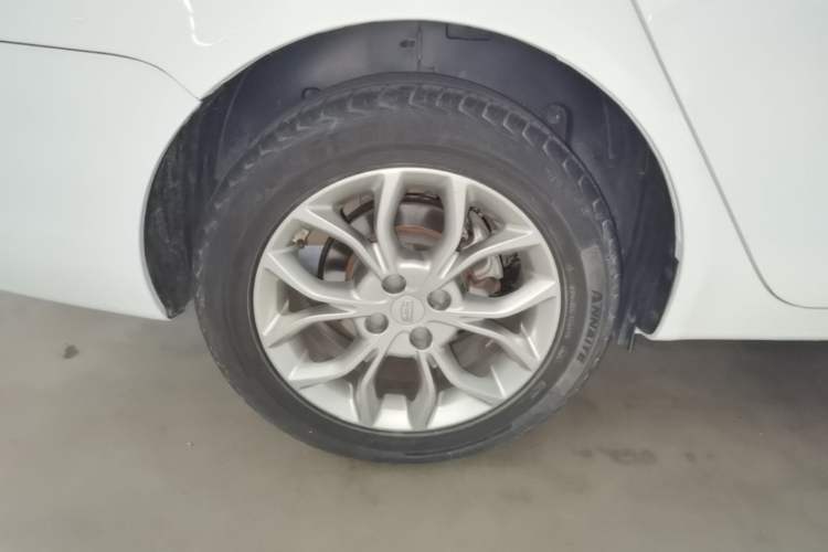 Used Geely Auto Vision 2018 1.5L Automatic Prestige Model Right Rear Wheel Hub