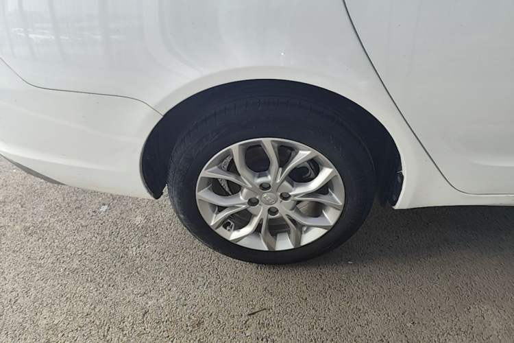 Used Geely Auto Vision 2018 1.5L Automatic Happiness Edition Right Rear Wheel Hub