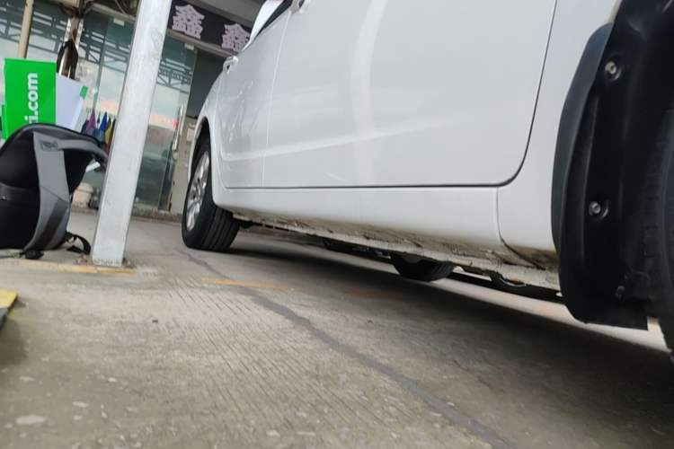 Used Geely Auto Vision 2018 1.5L Automatic Happiness Edition Right Side Sill