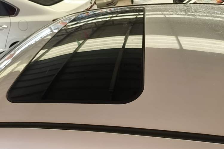 Used Geely Auto Vision 2018 1.5L Automatic Prestige Model Roof