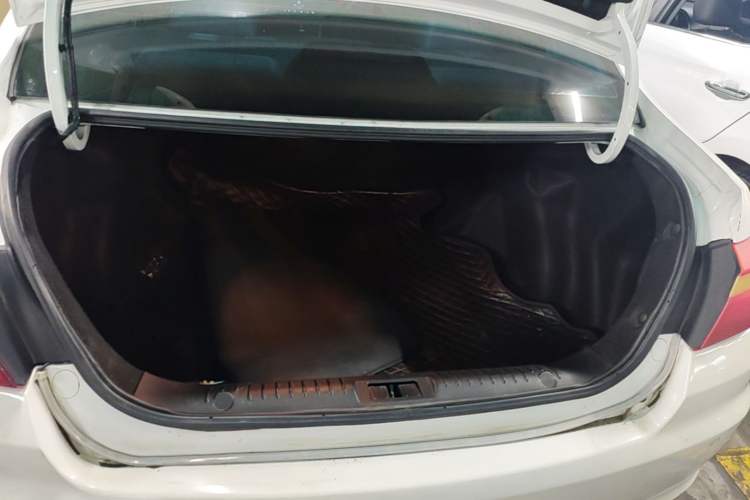Used Geely Auto Vision 2018 1.5L Manual Happiness Edition Trunk