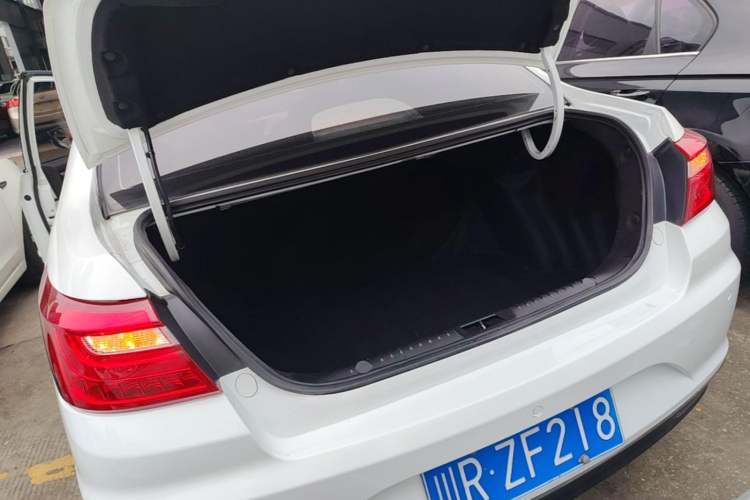 Used Geely Auto Vision 2018 1.5L Automatic Happiness Edition Trunk