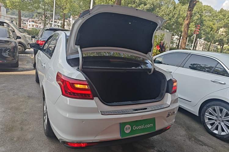 Used Geely Auto Vision 2018 1.5L Manual Happiness Edition Trunk