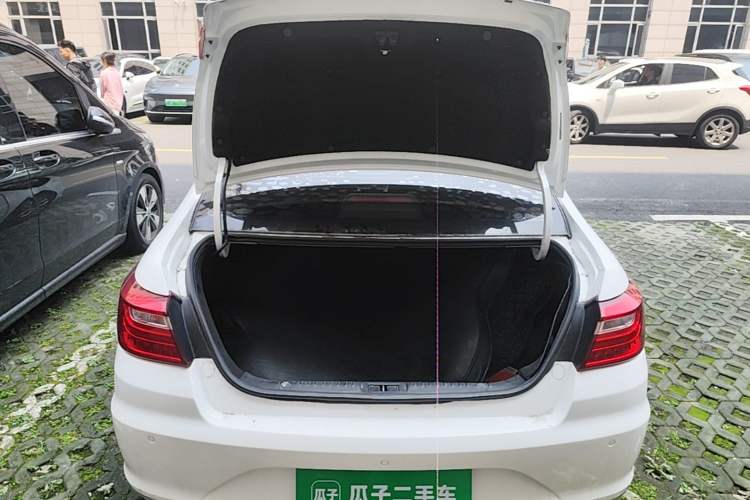 Used Geely Auto Vision 2018 1.5L Automatic Happiness Edition Trunk