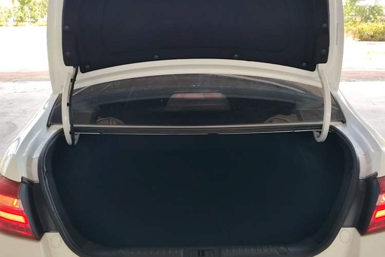 Used Geely Auto Vision 2018 1.5L Manual Happiness Edition Trunk