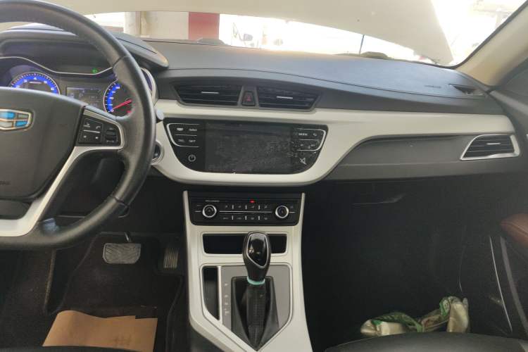Used Geely Auto Vision 2018 1.5L Automatic Happiness Edition Audio And AC Panel