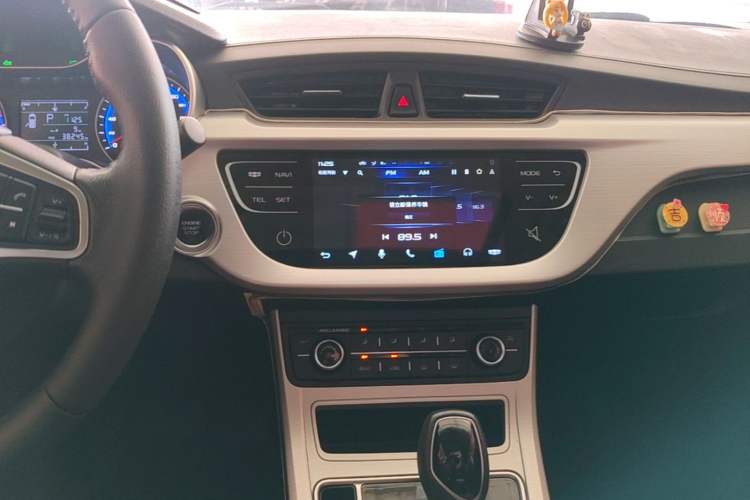 Used Geely Auto Vision 2018 1.5L Automatic Happiness Edition Audio And AC Panel