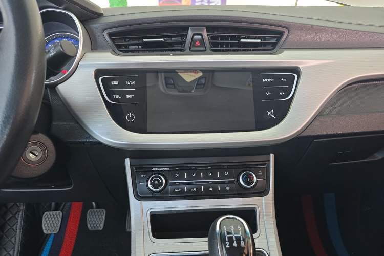 Used Geely Auto Vision 2018 1.5L Manual Happiness Edition Audio And AC Panel