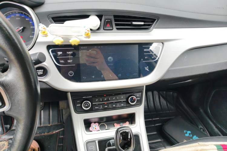 Used Geely Auto Vision 2018 1.5L Automatic Happiness Edition Audio And AC Panel