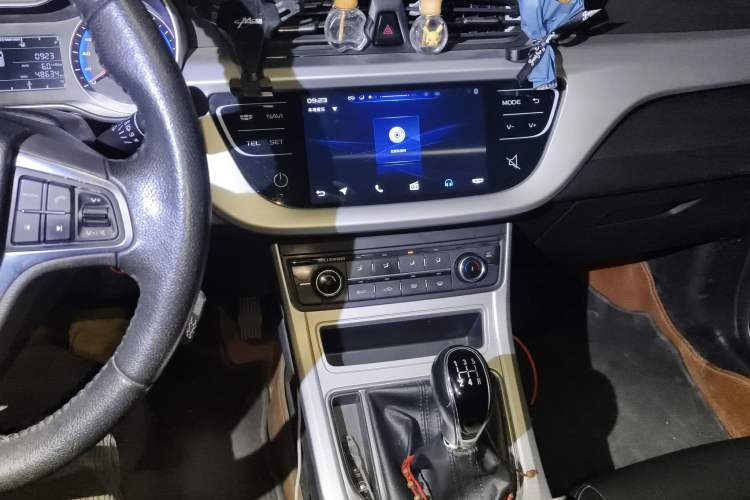 Used Geely Auto Vision 2018 1.5L Manual Happiness Edition Audio And AC Panel