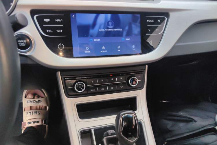 Used Geely Auto Vision 2018 1.5L Automatic Prestige Model Audio And AC Panel