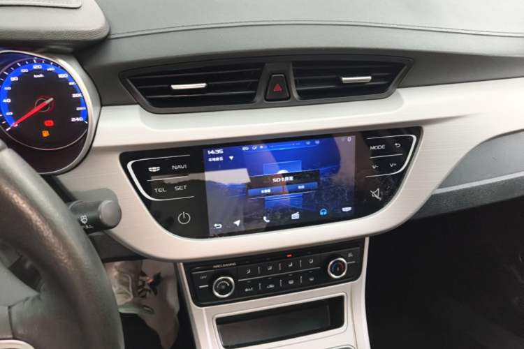 Used Geely Auto Vision 2018 1.5L Manual Happiness Edition Audio And AC Panel