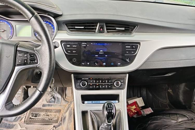 Used Geely Auto Vision 2018 1.5L Manual Happiness Edition Audio And AC Panel
