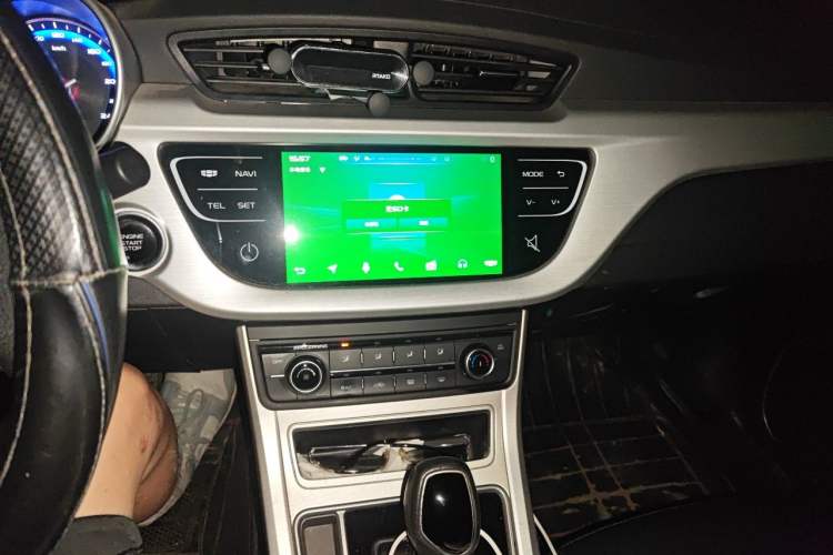 Used Geely Auto Vision 2018 1.5L Automatic Happiness Edition Audio And AC Panel