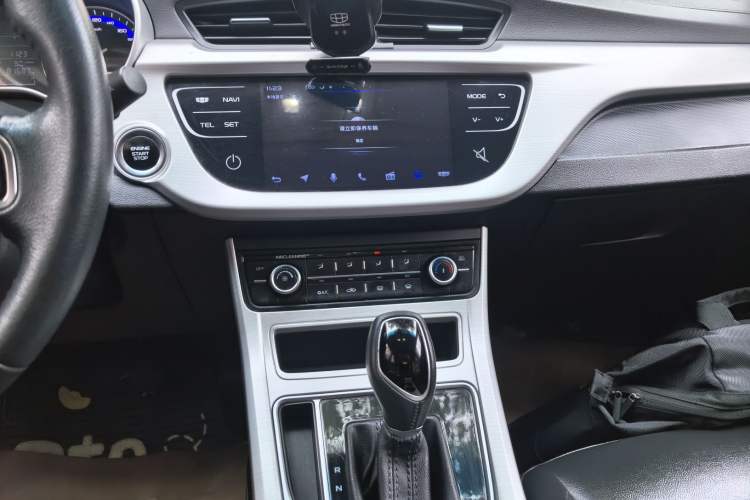 Used Geely Auto Vision 2018 1.5L Automatic Happiness Edition Audio And AC Panel