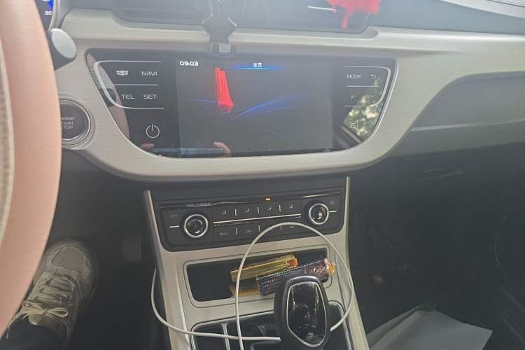 Used Geely Auto Vision 2018 1.5L Automatic Prestige Model Audio And AC Panel