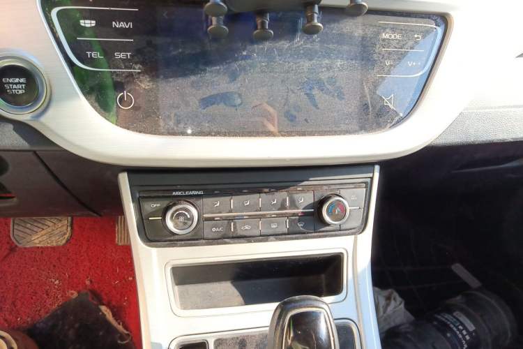 Used Geely Auto Vision 2018 1.5L Automatic Prestige Model Audio And AC Panel
