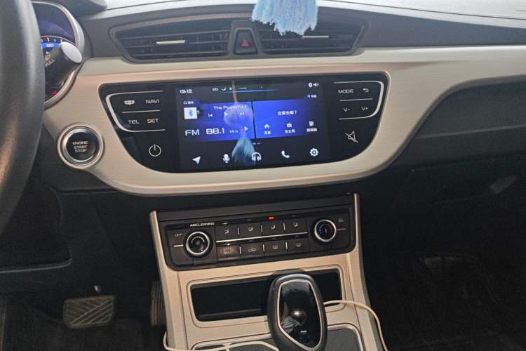 Used Geely Auto Vision 2018 1.5L Automatic Happiness Edition Audio And AC Panel