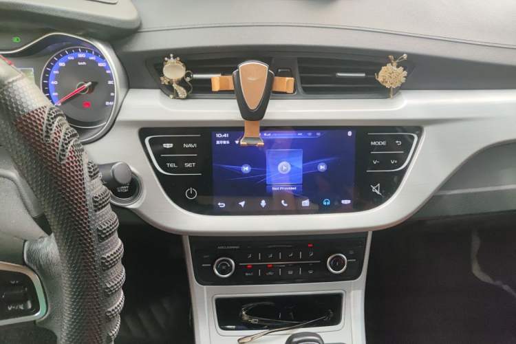Used Geely Auto Vision 2018 1.5L Automatic Prestige Model Audio And AC Panel