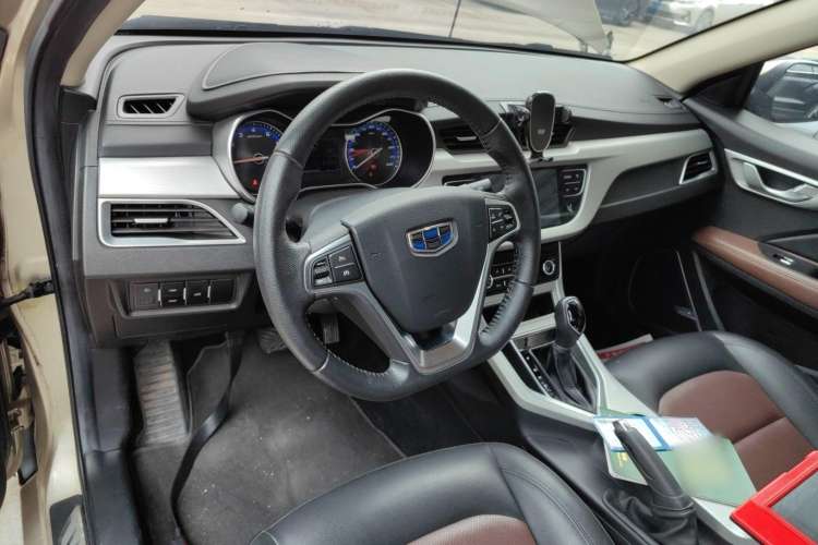 Used Geely Auto Vision 2018 1.5L Automatic Prestige Model Center Console