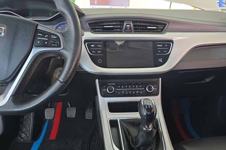 Used Geely Auto Vision 2018 1.5L Manual Happiness Edition Center Console