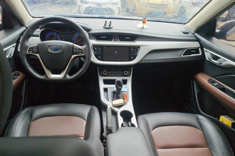 Used Geely Auto Vision 2018 1.5L Automatic Happiness Edition Center Console