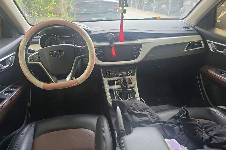Used Geely Auto Vision 2018 1.5L Automatic Prestige Model Center Console