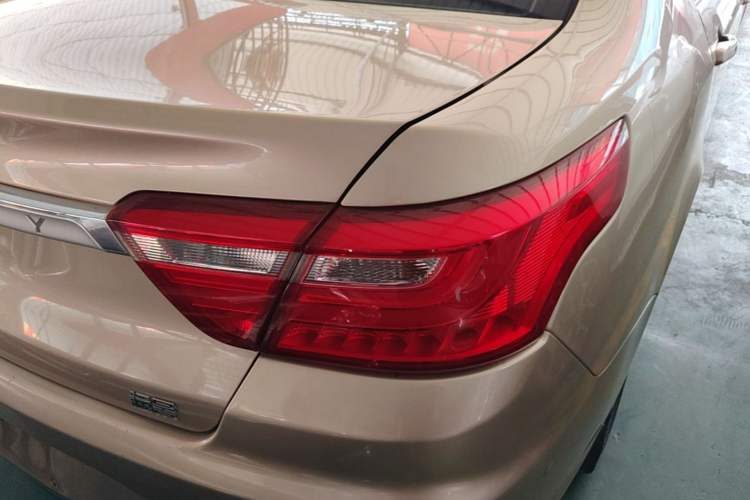 Used Geely Auto Vision 2018 1.5L Automatic Happiness Edition Exterior 3