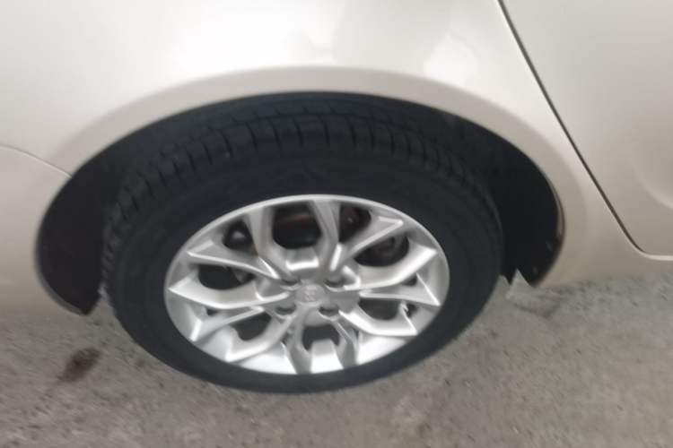 Used Geely Auto Vision 2018 1.5L Manual Happiness Edition Exterior 5