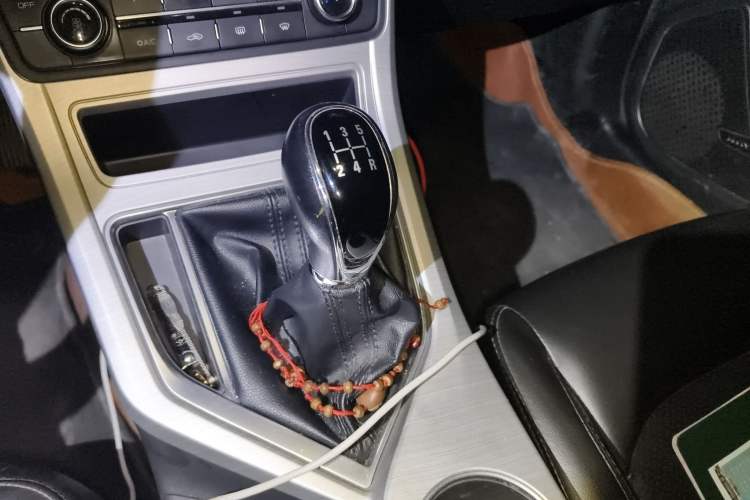 Used Geely Auto Vision 2018 1.5L Manual Happiness Edition Gear Lever