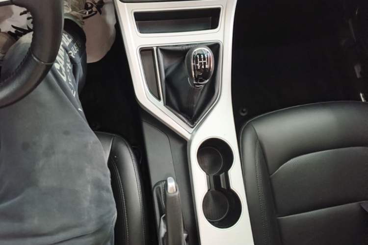 Used Geely Auto Vision 2018 1.5L Manual Happiness Edition Gear Lever