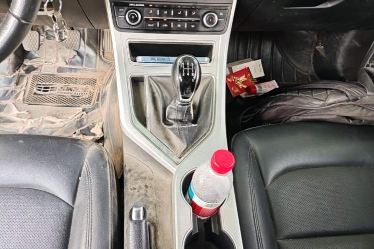 Used Geely Auto Vision 2018 1.5L Manual Happiness Edition Gear Lever