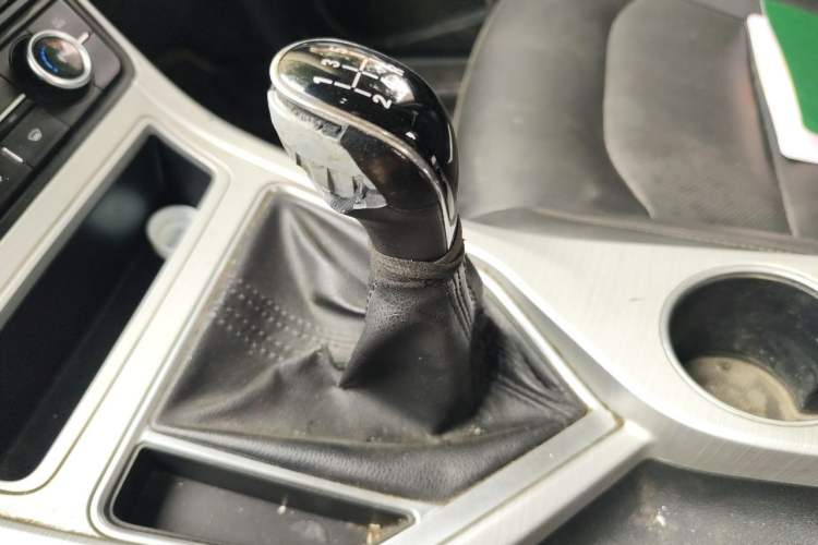 Used Geely Auto Vision 2018 1.5L Manual Happiness Edition Gear Lever
