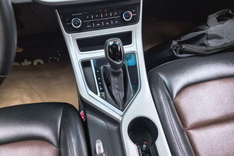 Used Geely Auto Vision 2018 1.5L Automatic Happiness Edition Gear Lever