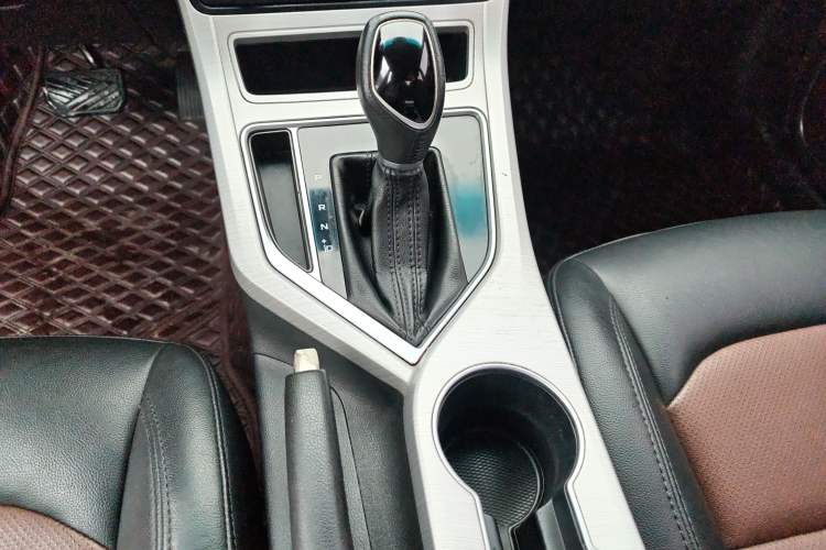 Used Geely Auto Vision 2018 1.5L Automatic Happiness Edition Gear Lever