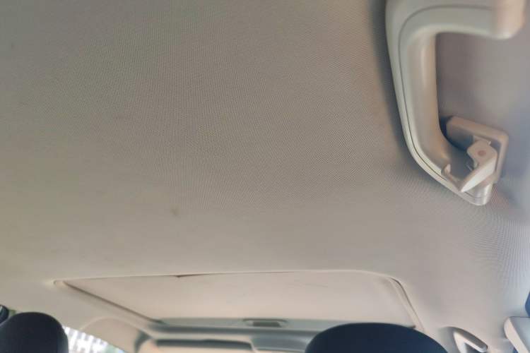 Used Geely Auto Vision 2018 1.5L Automatic Happiness Edition Headliner
