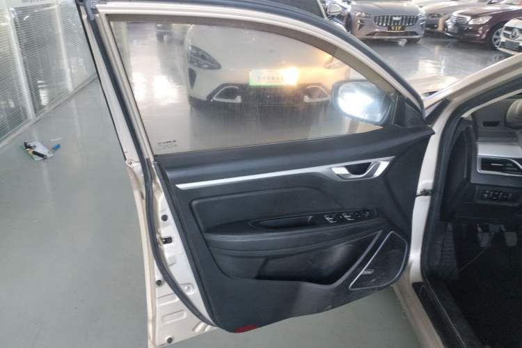 Used Geely Auto Vision 2018 1.5L Manual Happiness Edition Interior 7