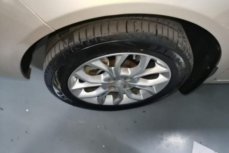 Used Geely Auto Vision 2018 1.5L Automatic Prestige Model Left Front Wheel Hub