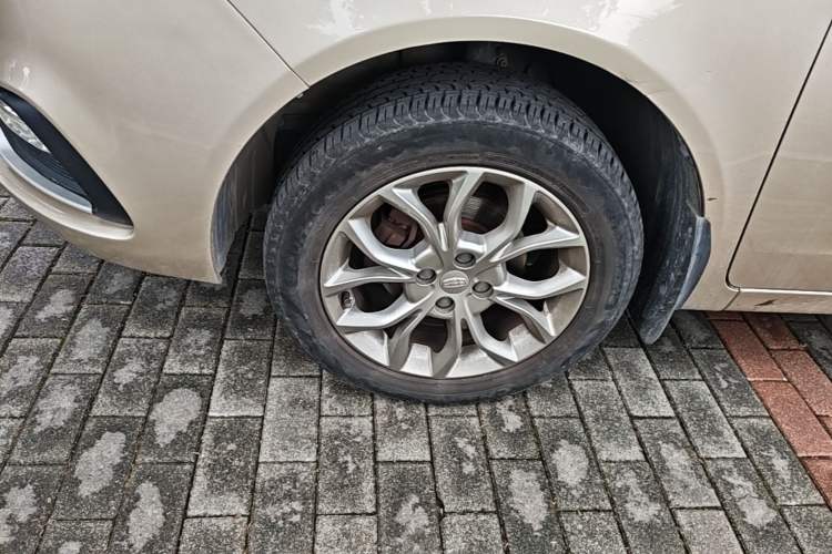 Used Geely Auto Vision 2018 1.5L Manual Happiness Edition Left Front Wheel Hub