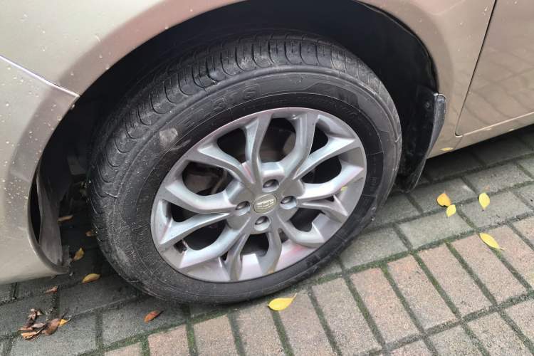 Used Geely Auto Vision 2018 1.5L Automatic Happiness Edition Left Front Wheel Hub