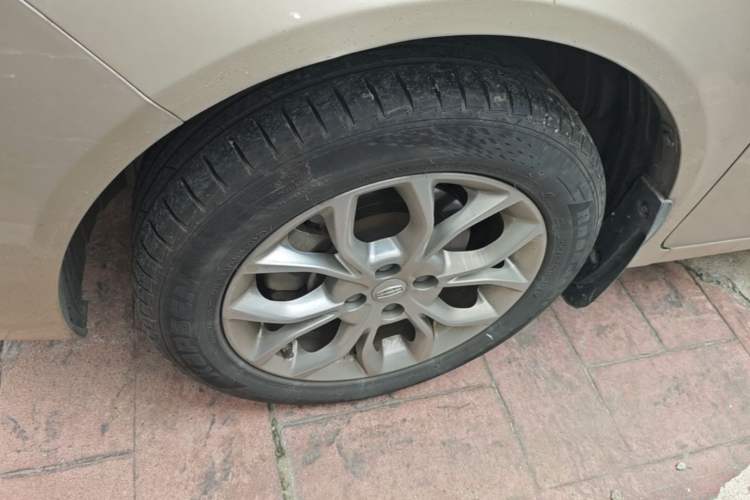 Used Geely Auto Vision 2018 1.5L Automatic Prestige Model Left Front Wheel Hub